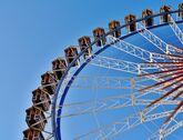 riesenrad auf volksfest