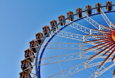 riesenrad auf volksfest