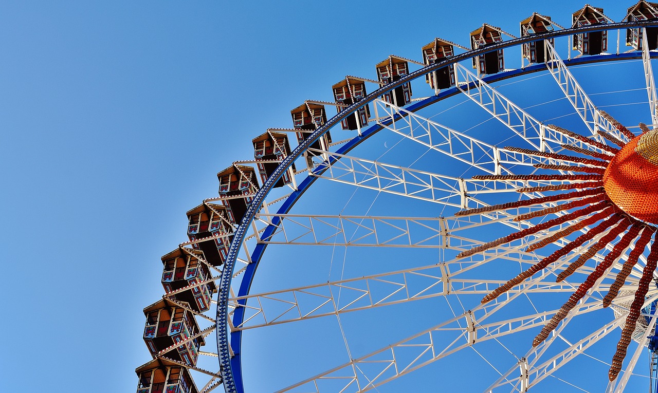 riesenrad auf volksfest
